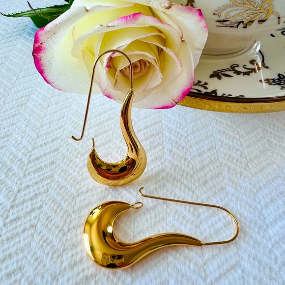 “Large Drop” Hook 18K Gold Plated Earrings - Picture 3 of 5